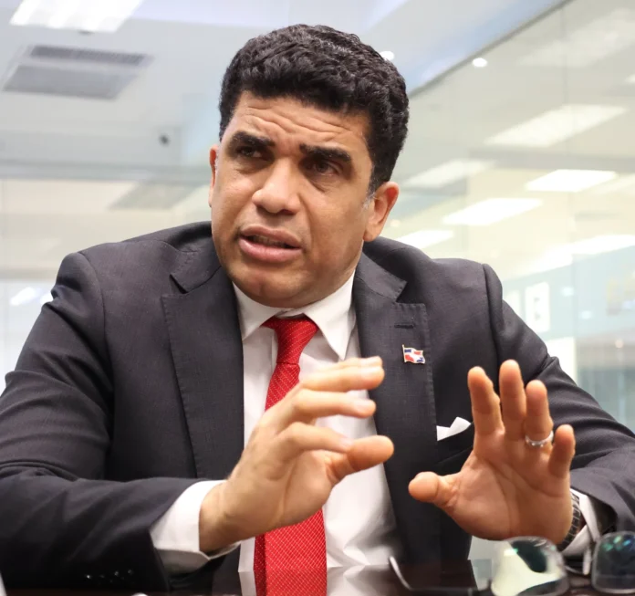 Dío Astacio escala al 